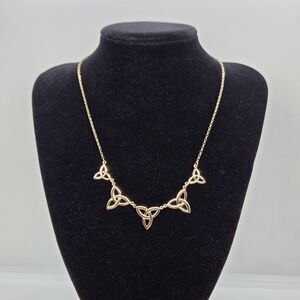 Vintage Celtic Trinity Knots Gorgeous Necklace Yellow Gold 9K/375 Stamped JB